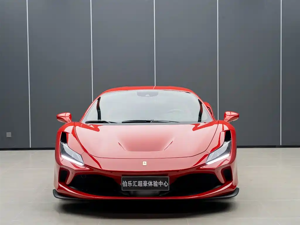 FERRARI F8