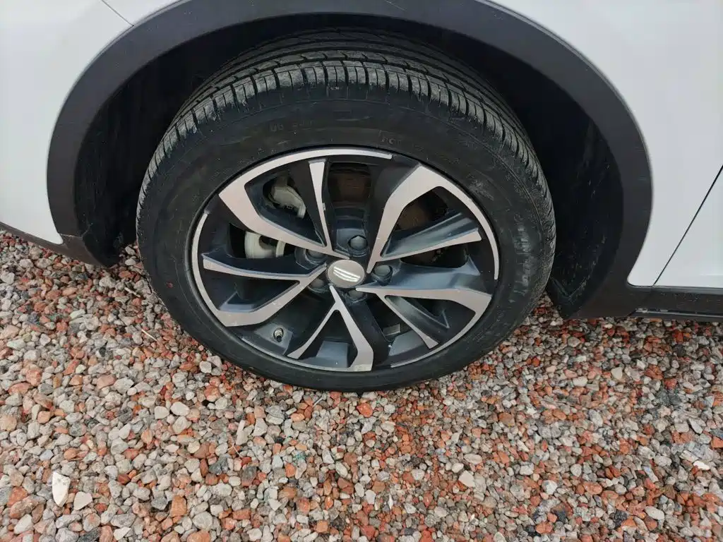 Geely Emgrand GS — миниатюра 25