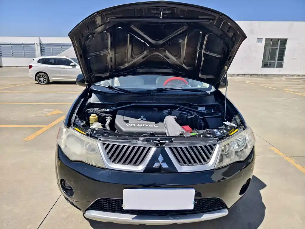 Mitsubishi Outlander (Import) — миниатюра 12