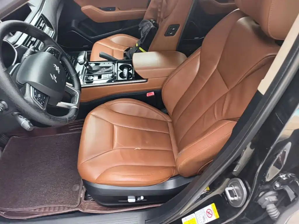 Hongqi Hongqi H5 — миниатюра 15
