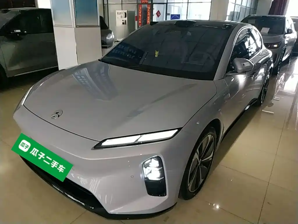 NIO ET5