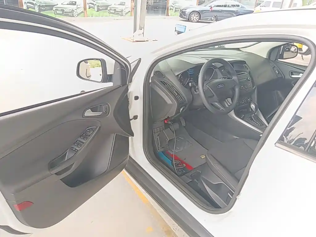 Ford Focus — миниатюра 16