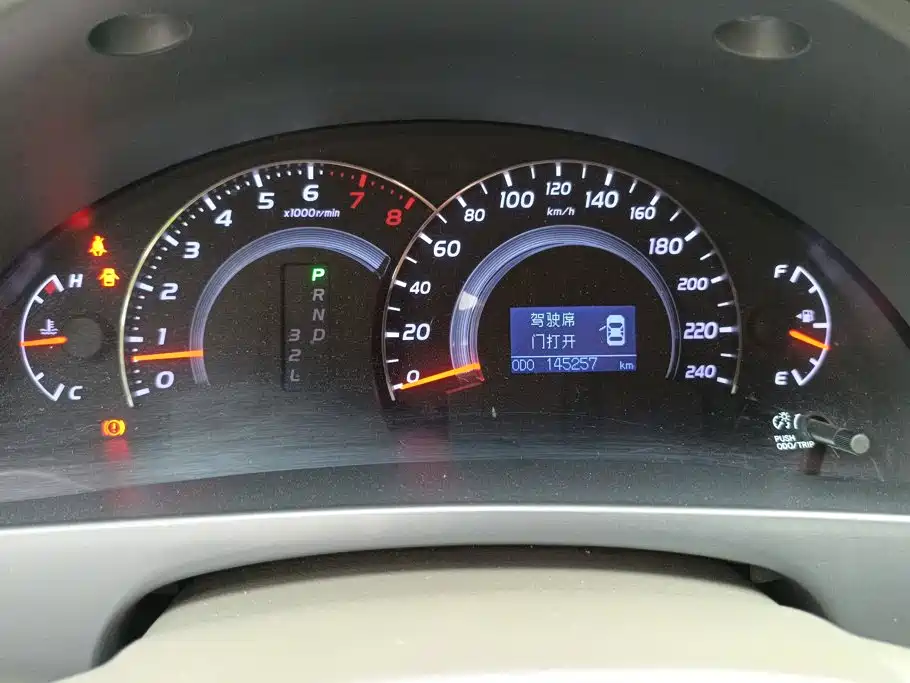 Toyota Camry — миниатюра 14