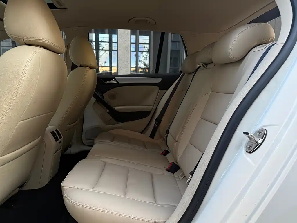 Volkswagen Golf — миниатюра 7
