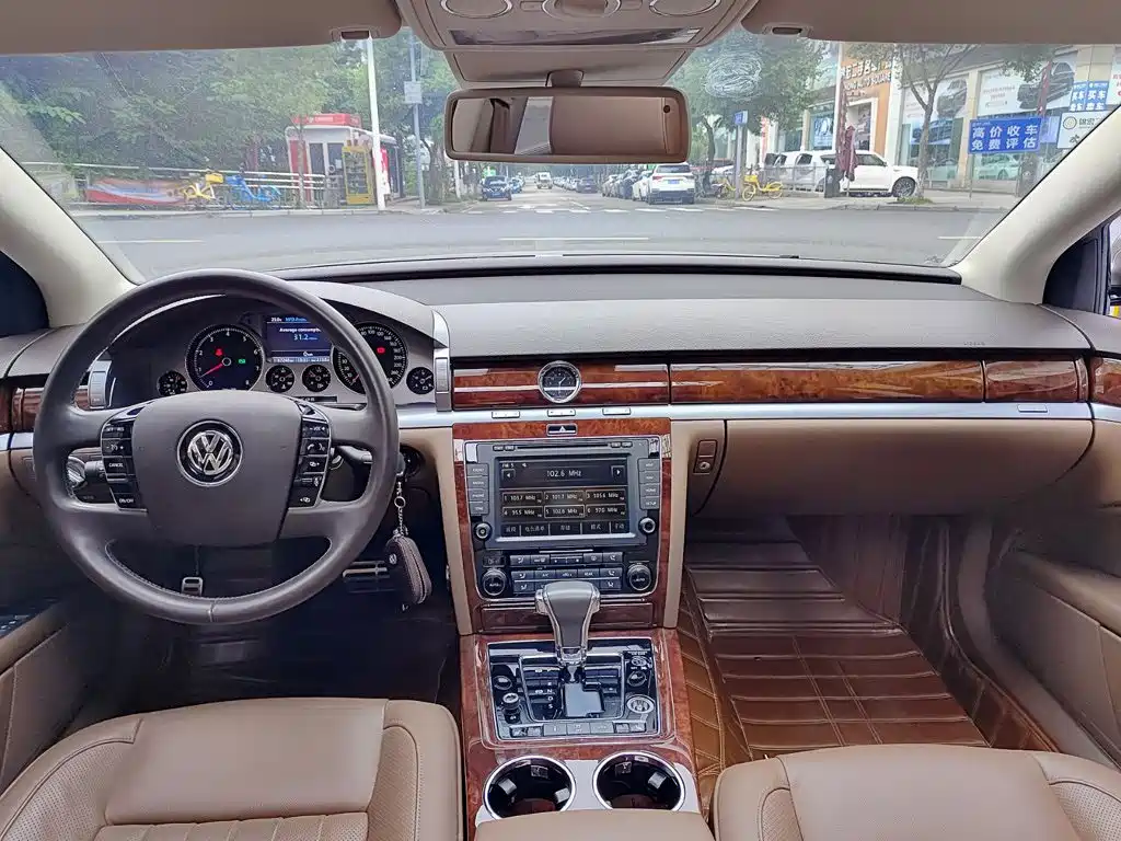 Volkswagen Phaeton — миниатюра 10