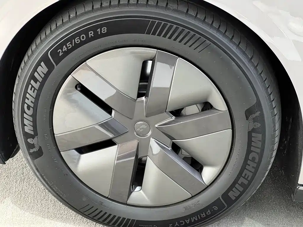Li Auto Li MEGA — миниатюра 23