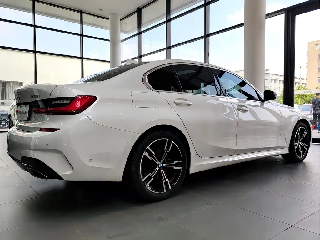 BMW 3 Series — миниатюра 5