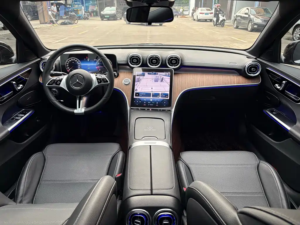 Mercedes-Benz C-Class — миниатюра 6