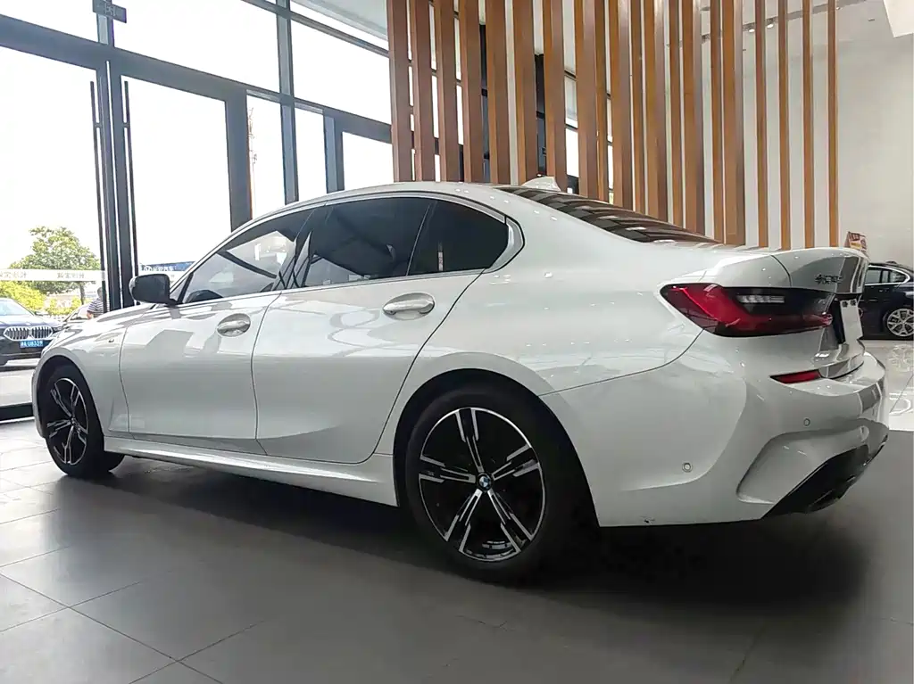 BMW 3 Series — миниатюра 15