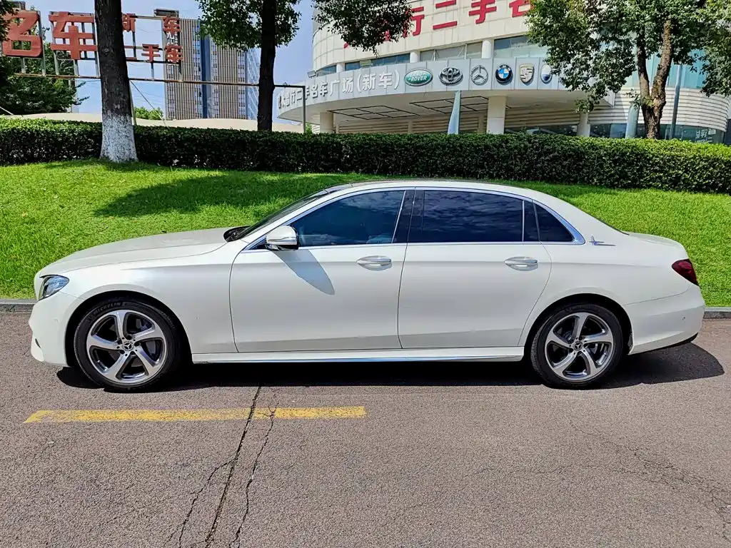 Mercedes-Benz E-Class — миниатюра 3