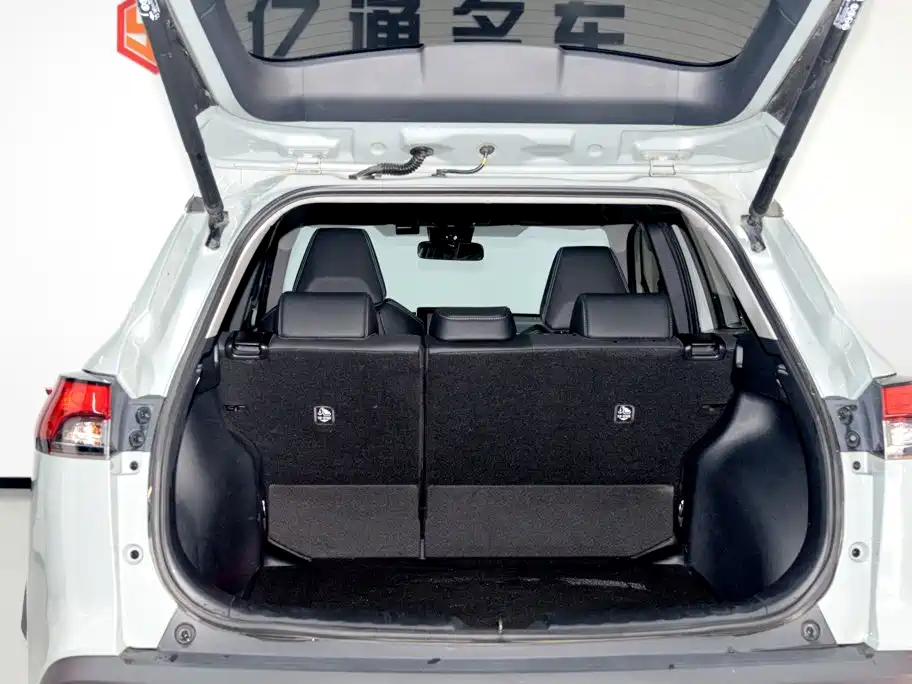 Toyota Corolla Cross — миниатюра 22