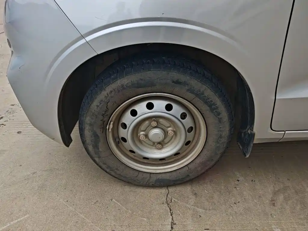 Wuling Hongguang V — миниатюра 23