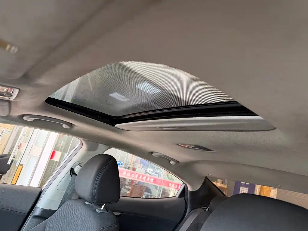 Hyundai Elantra Langdong — миниатюра 17