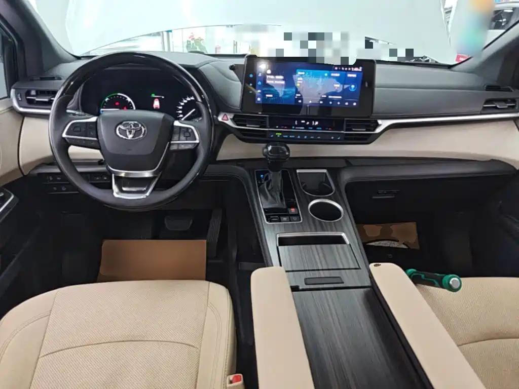 Toyota Sienna — миниатюра 14