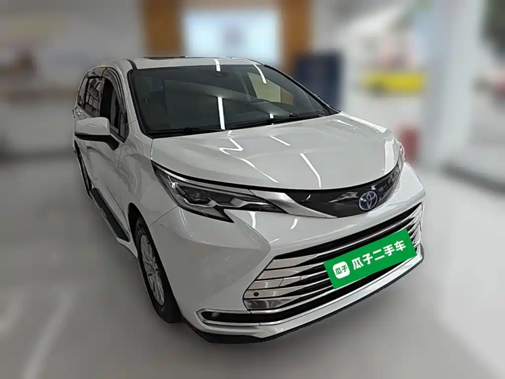 Toyota Sienna — миниатюра 6
