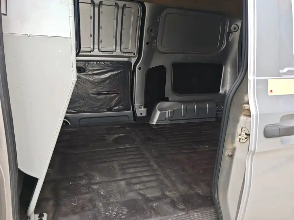 Wuling Hongguang V — миниатюра 17