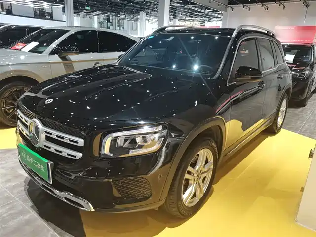 MERCEDES-BENZ GLB