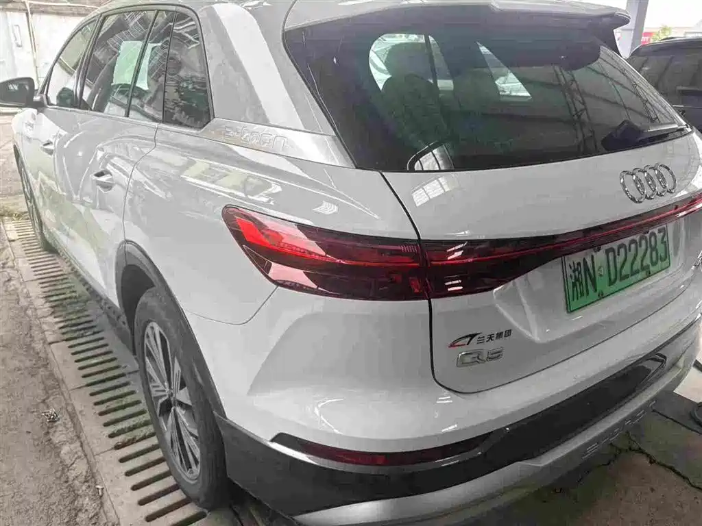 Audi Q5 e-tron — миниатюра 3