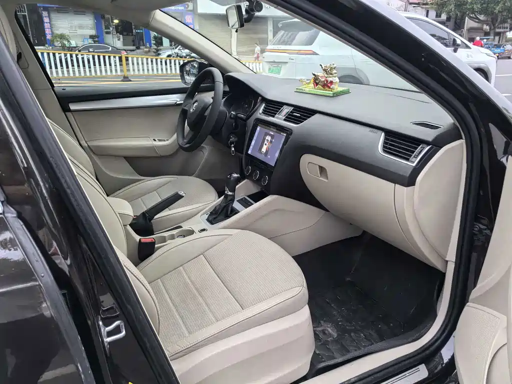 Skoda Octavia — миниатюра 6