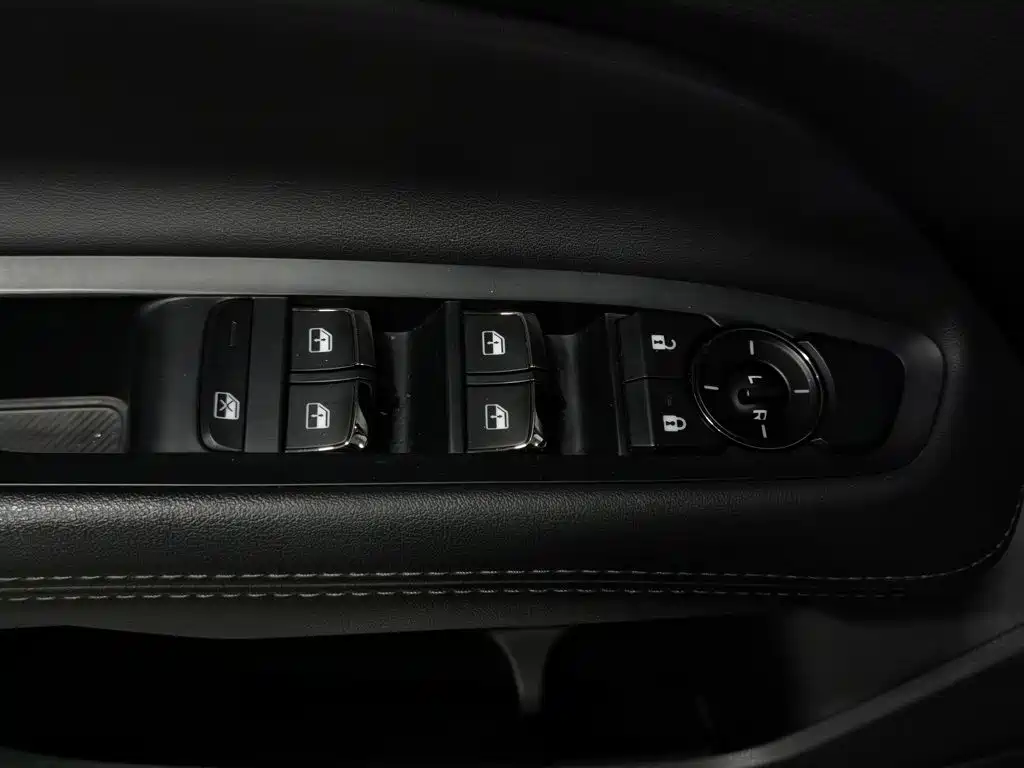 Ford Equator Sport — миниатюра 9