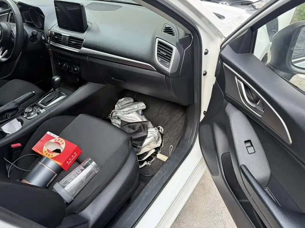 Mazda 3 Axela — миниатюра 15
