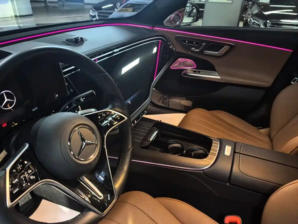 Mercedes-Benz E-Class — миниатюра 10