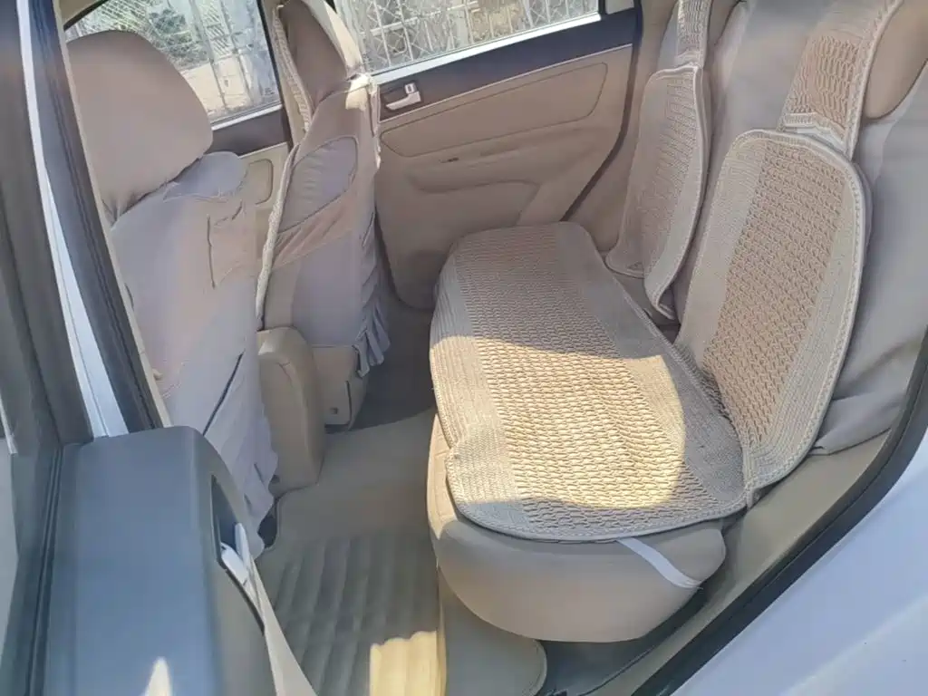 BAIC Senova D20 两厢 1.3L 手动乐天版, фото 17
