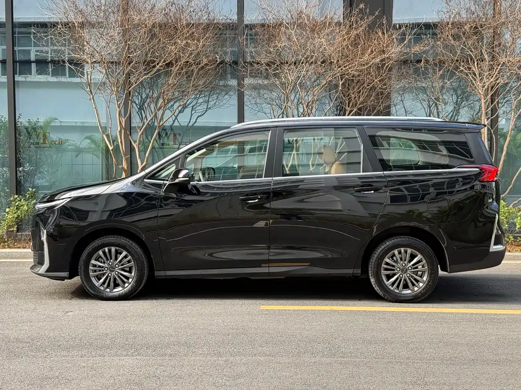 SAIC MAXUS CHASE G50 PLUG IN HYBRID