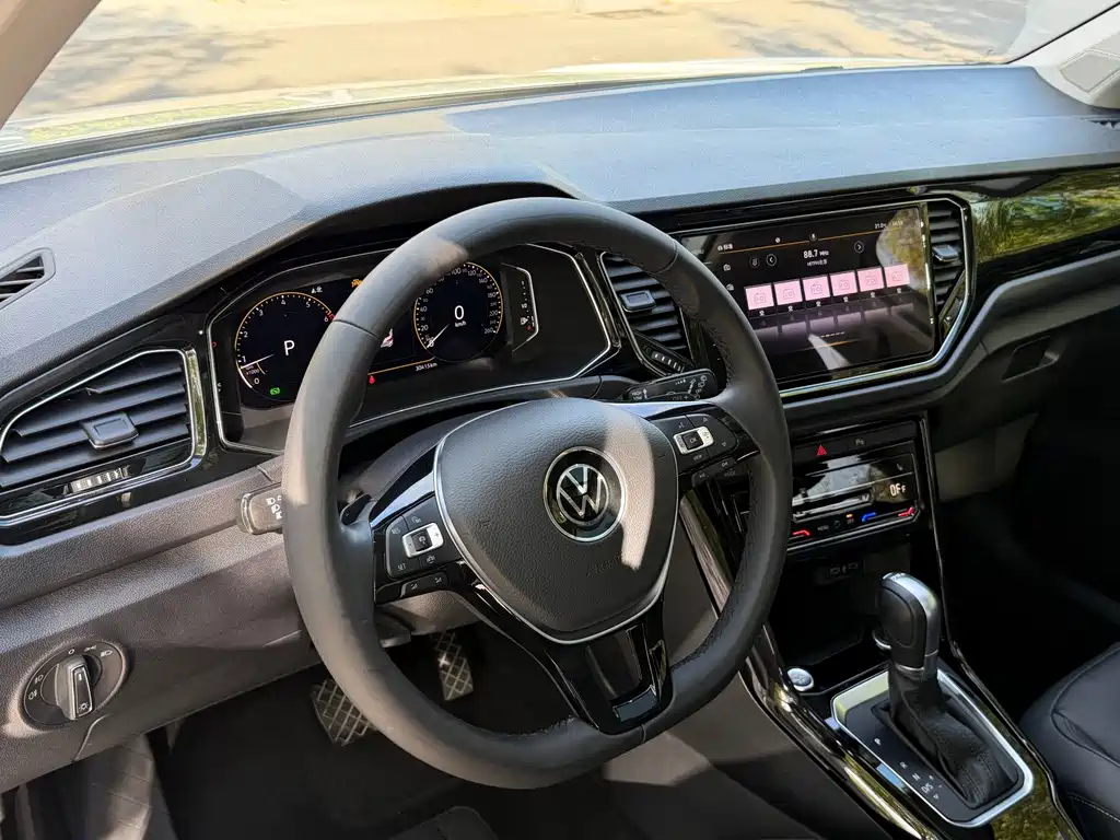 Volkswagen T-Roc — миниатюра 5