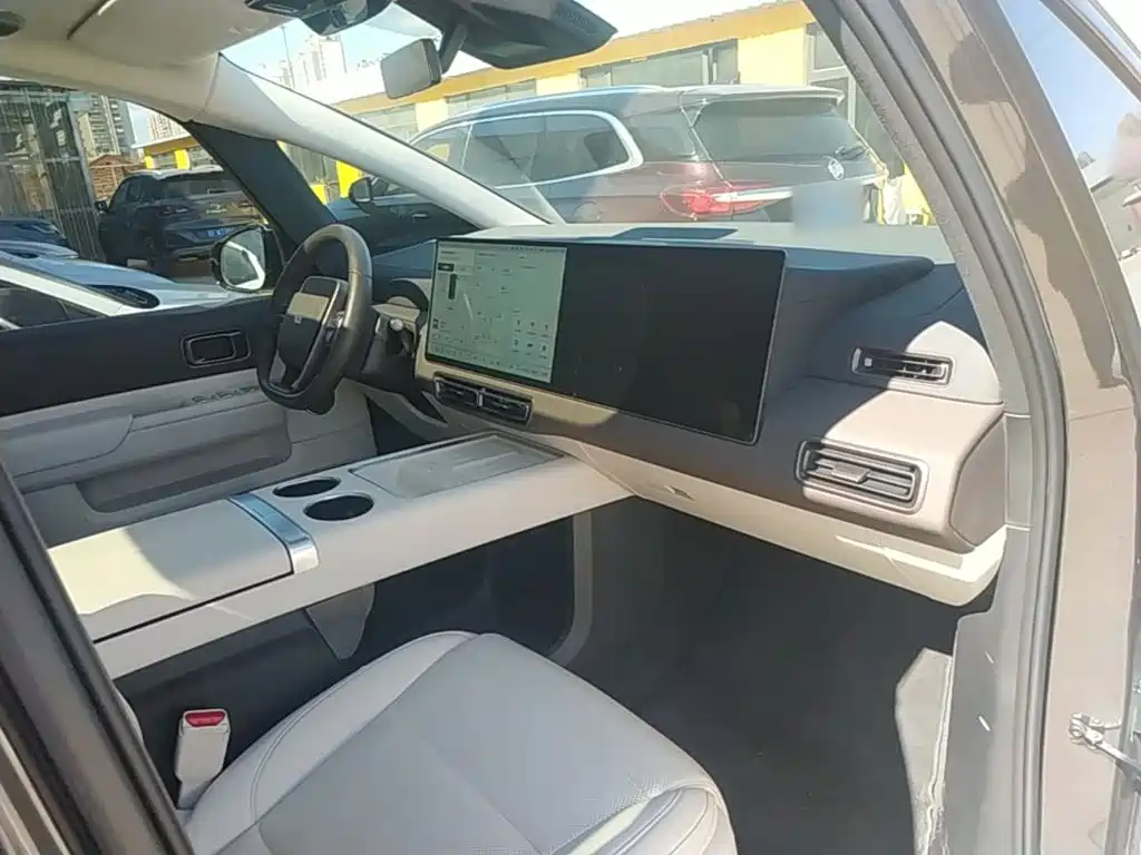 Li Auto Li MEGA — миниатюра 6
