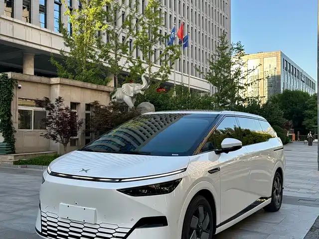 2024 Xpeng X9