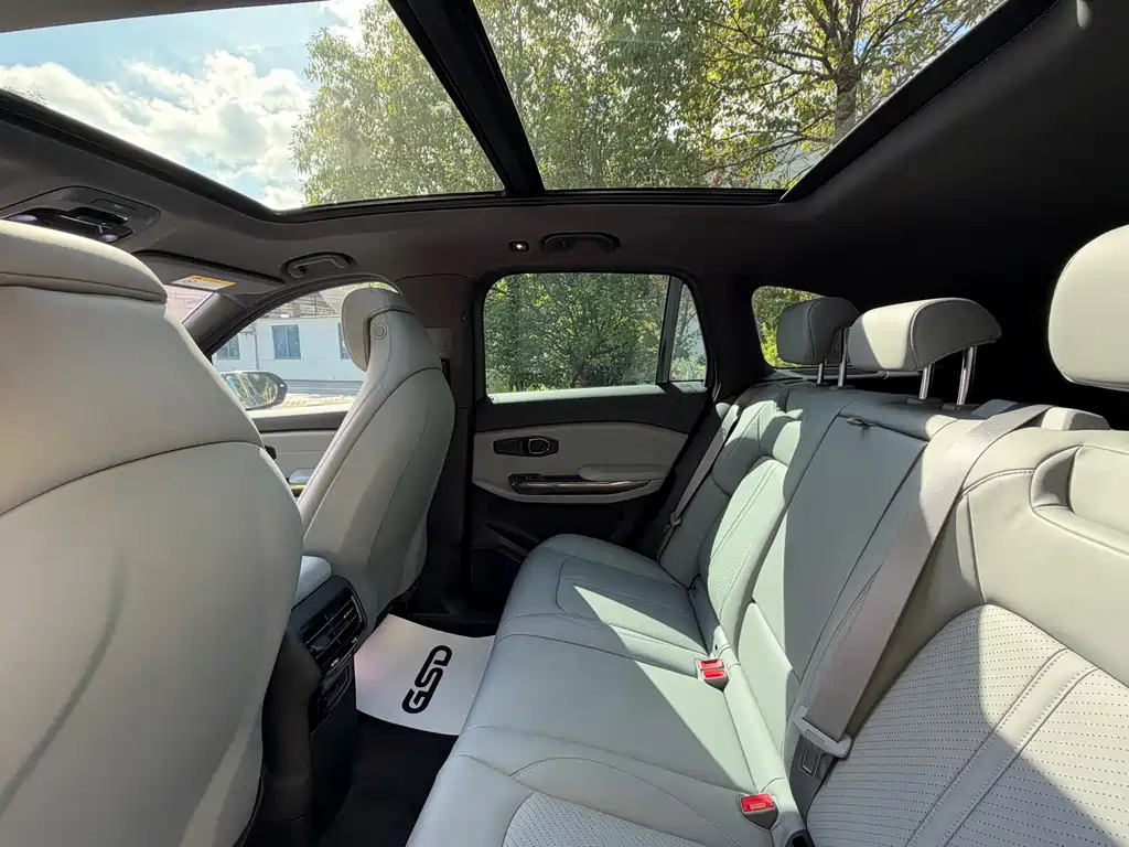 NIO ES6 — миниатюра 12
