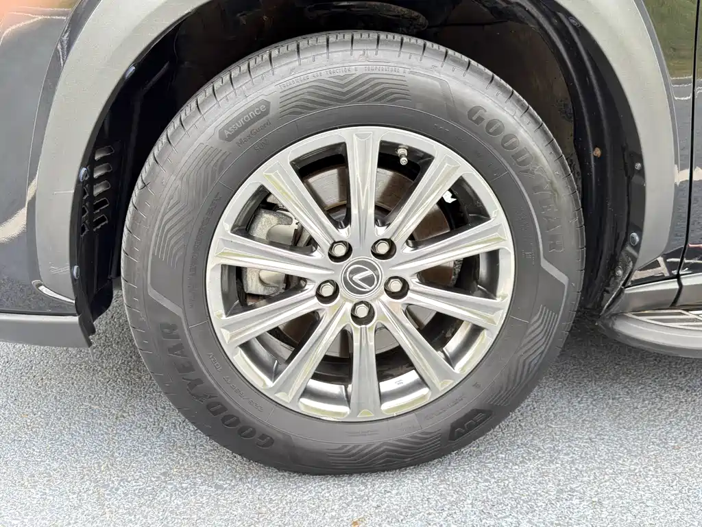 Lexus NX — миниатюра 23
