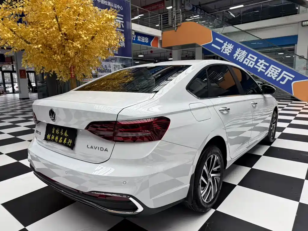 Volkswagen Lavida — миниатюра 9