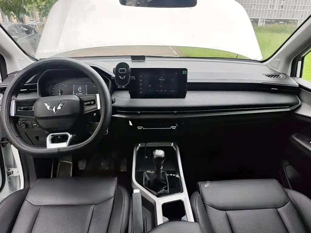 Wuling Jiachen — миниатюра 10