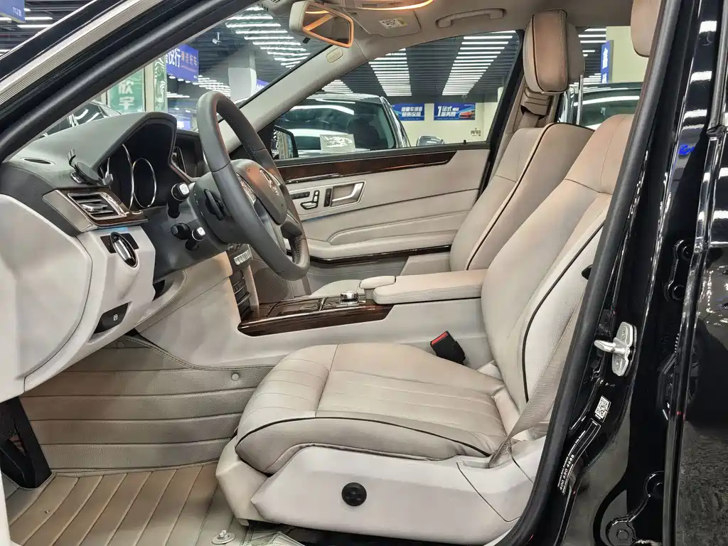 Mercedes-Benz E-Class — миниатюра 8
