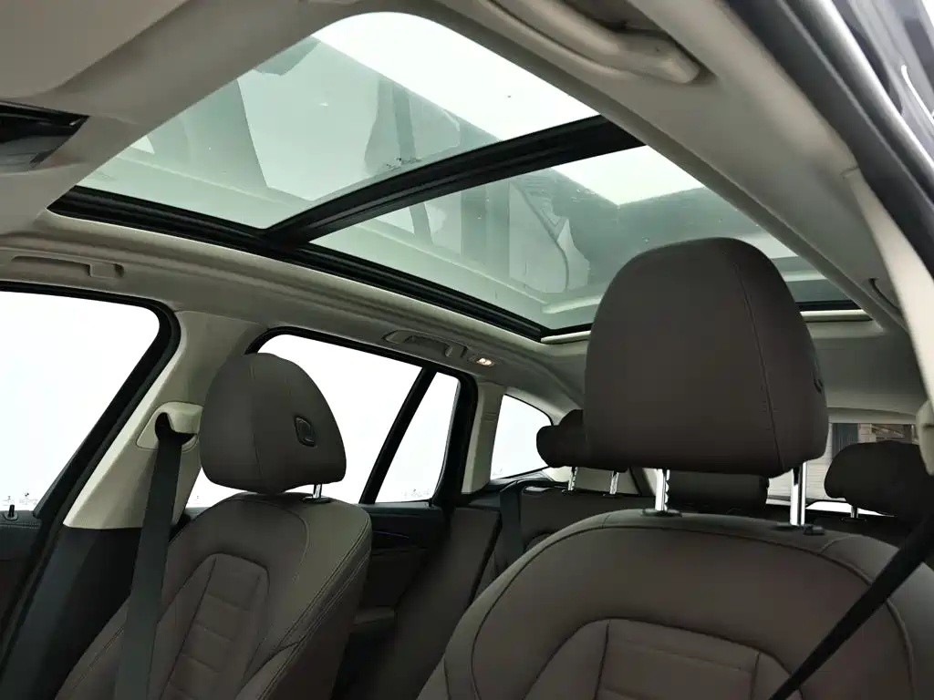 BMW iX3 — миниатюра 13