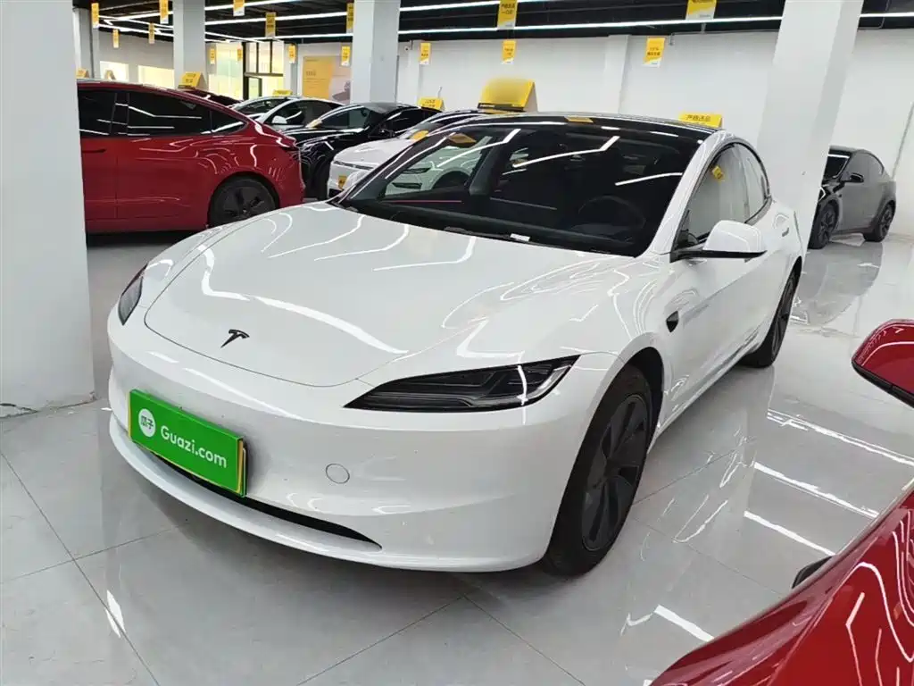 Tesla Model 3 2025