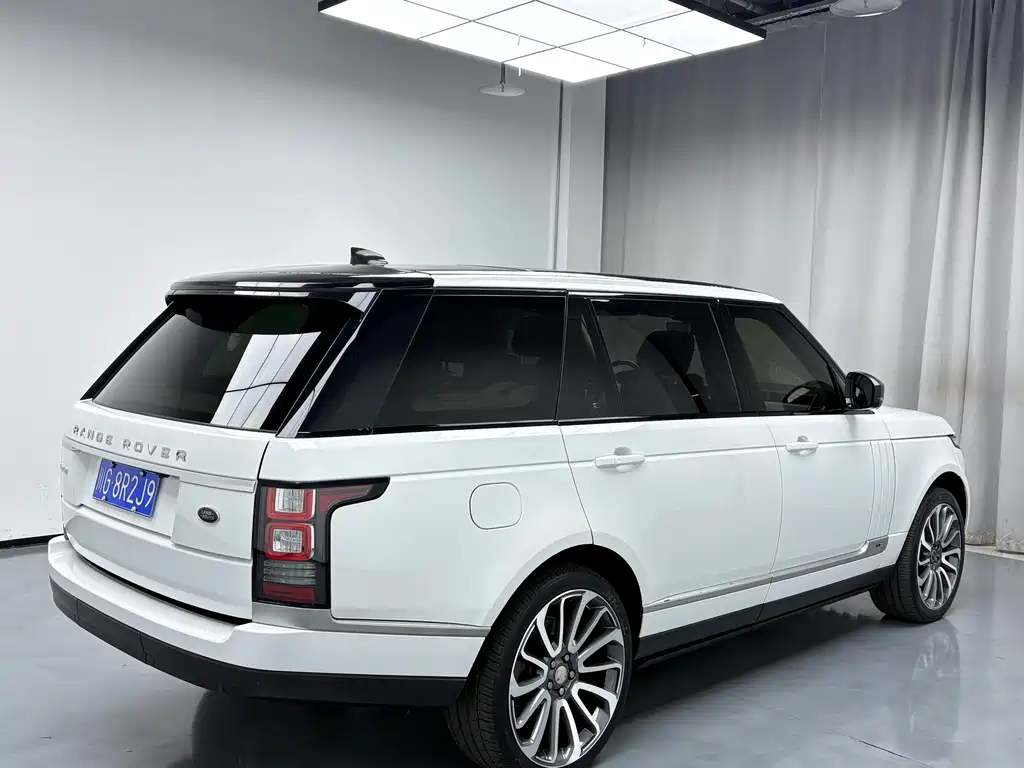 Land Rover Range Rover — миниатюра 8
