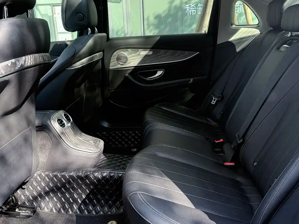 MERCEDES-BENZ E CLASS