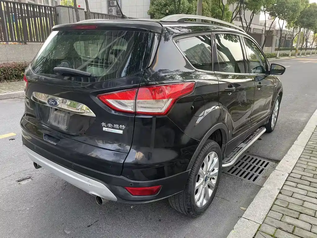 Ford Kuga — миниатюра 8