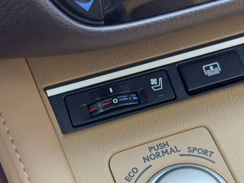 Lexus ES — миниатюра 16