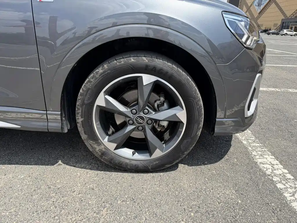 Audi Q3 — фотографии объявления, Фото 14