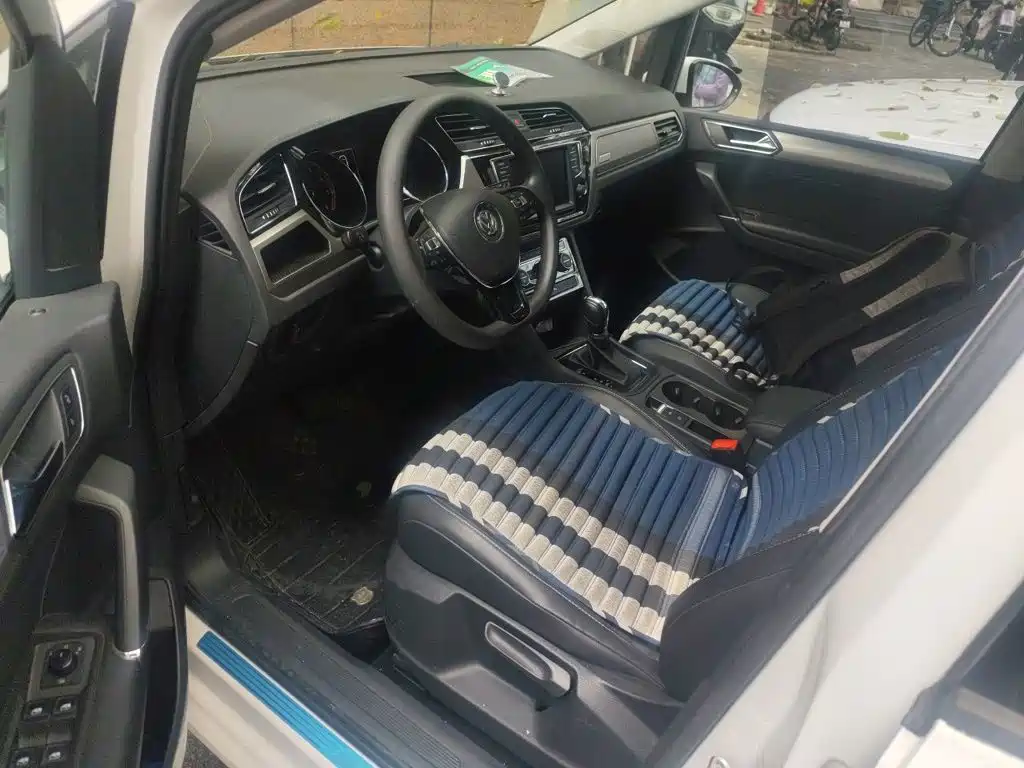 Volkswagen Touran — миниатюра 17