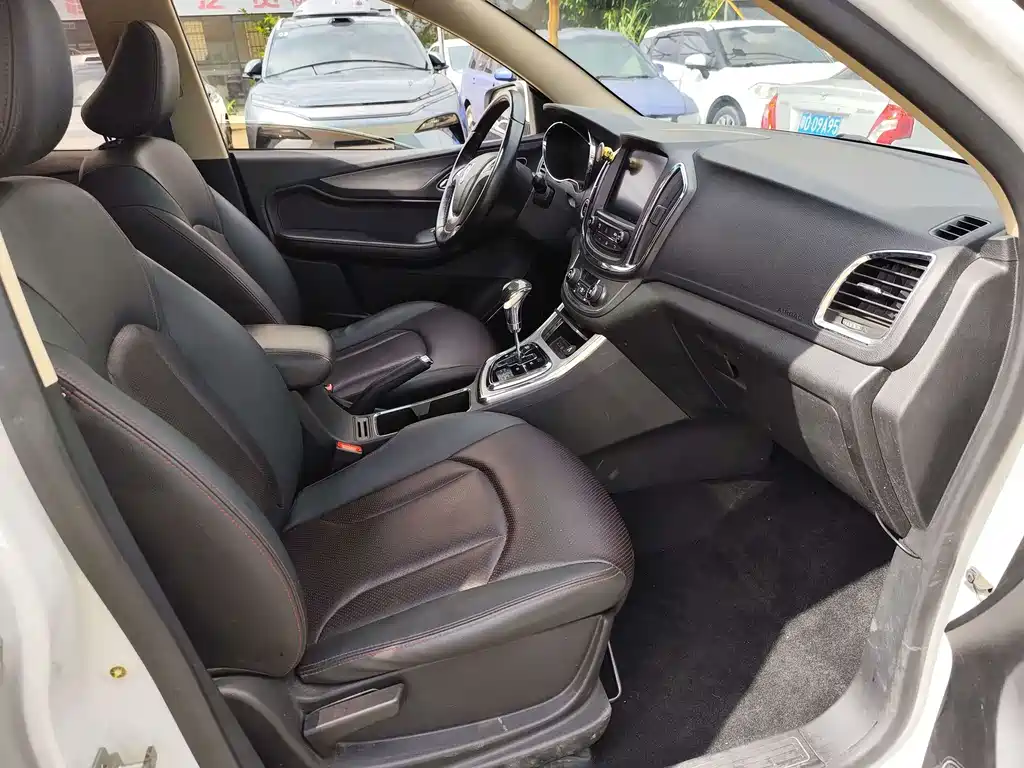 Baojun 560 — миниатюра 4