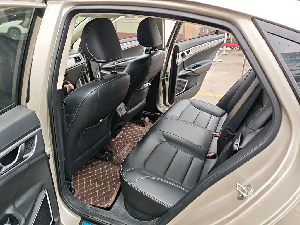 Geely Emgrand GL — миниатюра 10