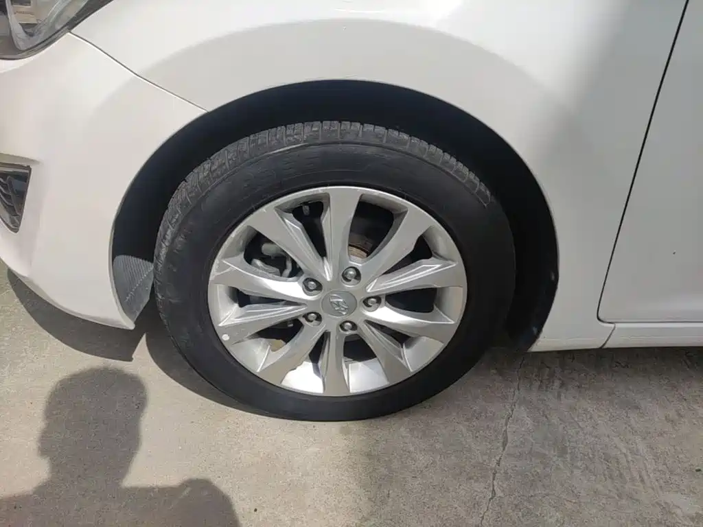 Hyundai Elantra Langdong — миниатюра 23