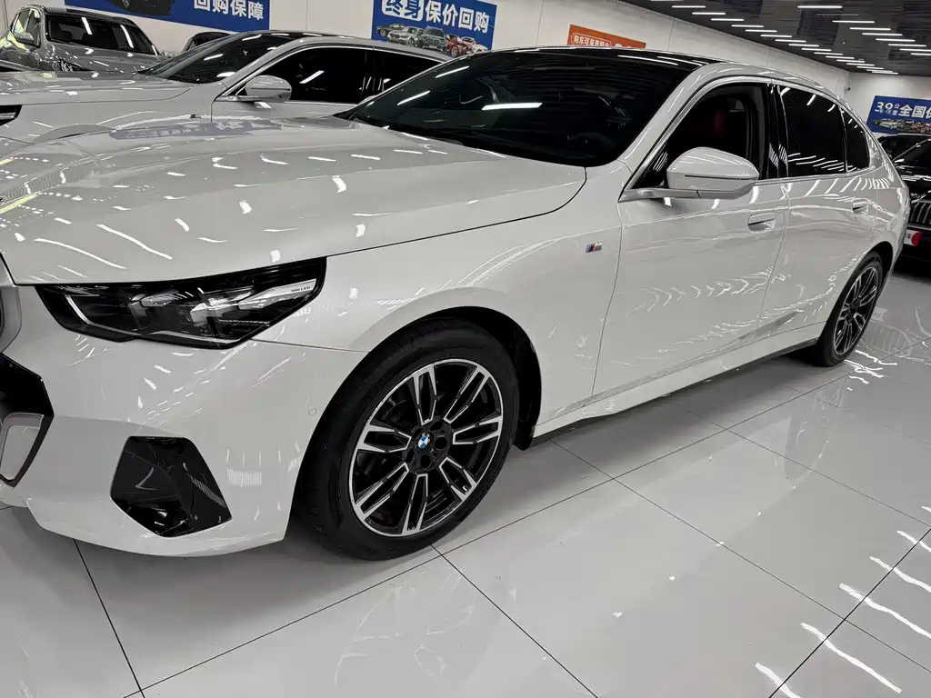 BMW 5 Series — миниатюра 4