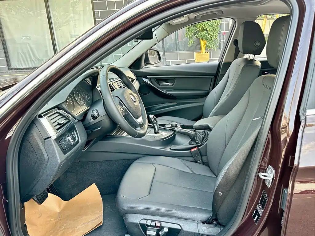BMW 3 Series — миниатюра 10