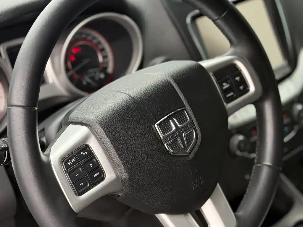 Dodge Journey — миниатюра 5
